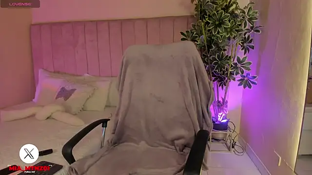 Mia mtnz02 online show from February 8, 2:20 am