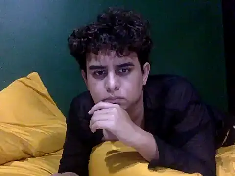 Snapshot of Thiagoforyou chatting on October 15, 5:28 am Thiagoforyou online show from October 15, 5:28 am