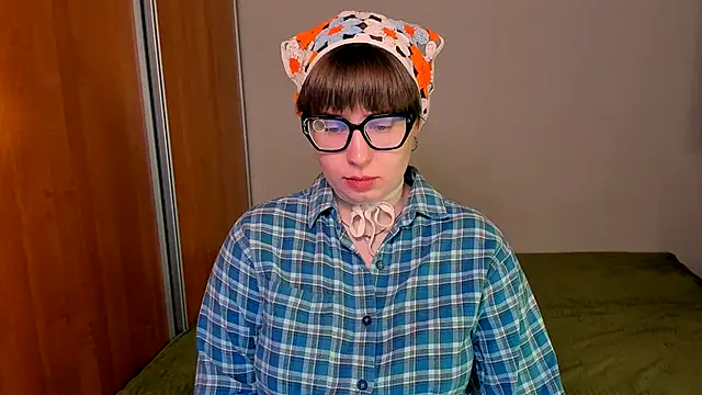 Snapshot of just_fucked777 chatting on February 24, 3:18 am just fucked777 online show from February 24, 3:18 am