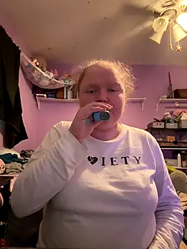 KadiSparkle online show from November 18, 2:38 am