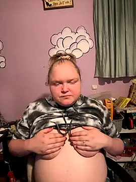 KadiSparkle online show from November 1, 11:53 pm