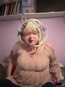 KadiSparkle online show from November 1, 1:12 am