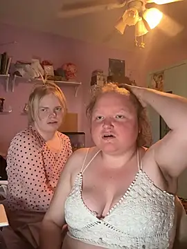 KadiSparkle online show from March 25, 7:13 pm