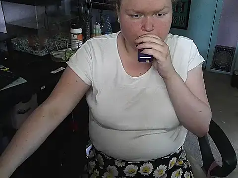 KadiSparkle online show from September 17, 2:08 pm