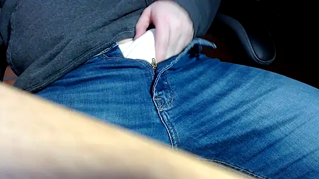 whitewagonsuck online show from April 4, 12:39 am