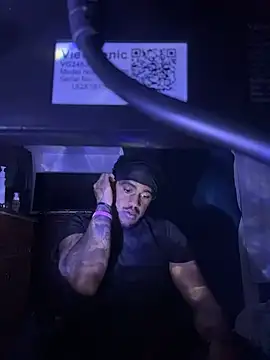 tyrek5051 online show from November 26, 3:06 am