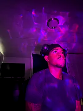 tyrek5051 online show from October 18, 6:21 pm