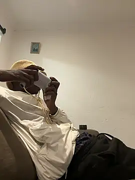 Snapshot of AllDayBbC chatting on March 2, 11:11 pm AllDayBbC online show from March 2, 11:11 pm