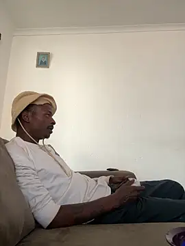 Snapshot of AllDayBbC chatting on March 4, 3:20 pm AllDayBbC online show from March 4, 3:20 pm