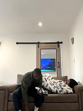 Snapshot of AllDayBbC chatting on December 15, 11:38 am AllDayBbC online show from December 15, 11:38 am