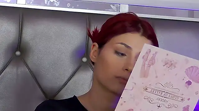 LunaHart online show from March 22, 1:01 pm