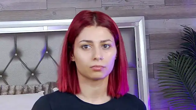 LunaHart online show from February 26, 5:18 am