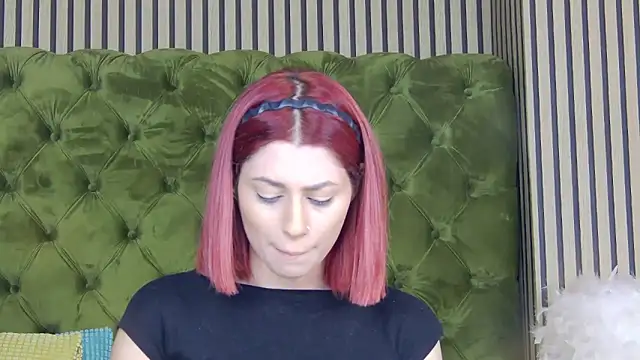 LunaHart online show from February 22, 9:11 am