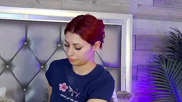 LunaHart online show from March 29, 5:36 pm