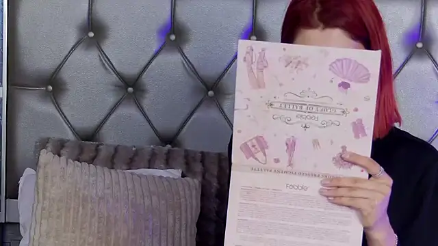 LunaHart online show from March 11, 5:45 am