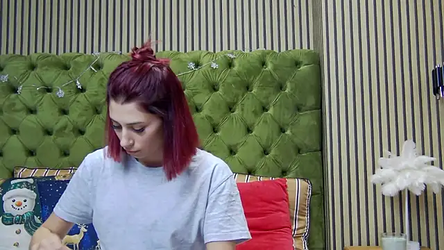 LunaHart online show from December 21, 3:36 pm