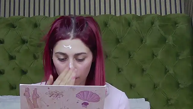 LunaHart online show from February 4, 12:33 pm