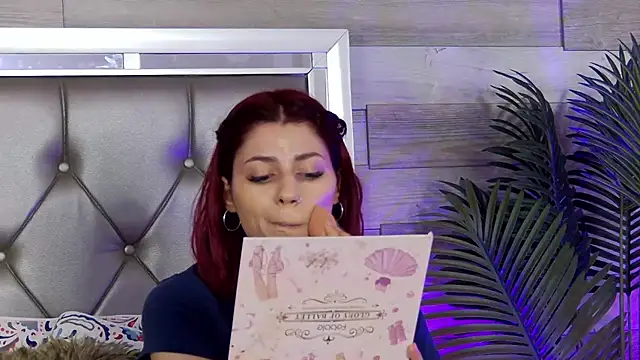 LunaHart online show from April 5, 6:09 am