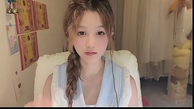 Snapshot of FuFu-puff chatting on October 13, 1:02 pm FuFu-puff online show from October 13, 1:02 pm