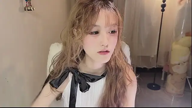 Snapshot of FuFu-puff chatting on November 2, 1:16 pm FuFu-puff online show from November 2, 1:16 pm