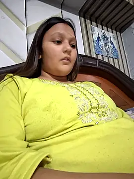 Snapshot of Anushka14321 chatting on January 7, 4:23 pm Anushka14321 online show from January 7, 4:23 pm