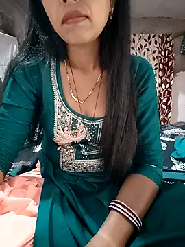 Snapshot of Paakhi-Singh chatting on April 24, 8:05 am Paakhi-Singh online show from April 24, 8:05 am