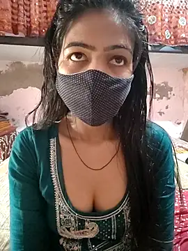 Snapshot of Paakhi-Singh chatting on January 13, 4:49 am Paakhi-Singh online show from January 13, 4:49 am