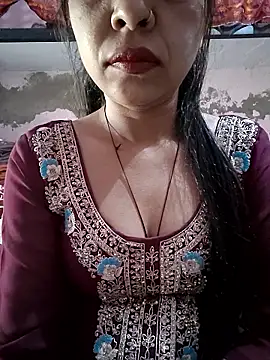 Snapshot of Paakhi-Singh chatting on December 20, 6:38 am Paakhi-Singh online show from December 20, 6:38 am