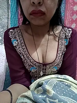 Snapshot of Paakhi-Singh chatting on January 8, 5:13 am Paakhi-Singh online show from January 8, 5:13 am