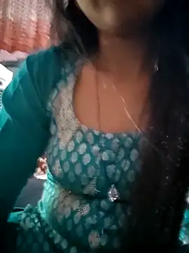 Snapshot of Paakhi-Singh chatting on October 30, 8:01 am Paakhi-Singh online show from October 30, 8:01 am