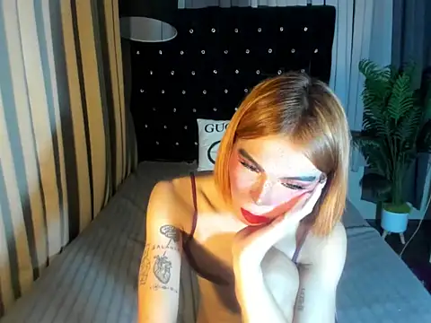 samantha fox8 online show from October 11, 3:35 pm