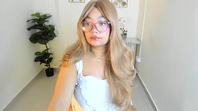 Mathilde lina online show from November 10, 1:54 am