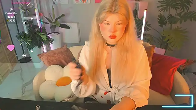 LilithNelson online show from September 28, 6:15 pm