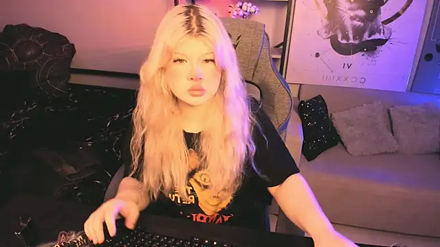 Snapshot of LilithNelson chatting on October 25, 5:46 pm LilithNelson online show from October 25, 5:46 pm