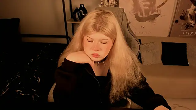LilithNelson online show from October 7, 5:25 pm