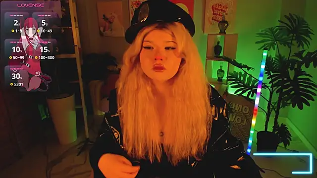 Snapshot of LilithNelson chatting on October 28, 5:56 pm LilithNelson online show from October 28, 5:56 pm