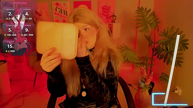 Snapshot of LilithNelson chatting on December 2, 9:05 pm LilithNelson online show from December 2, 9:05 pm