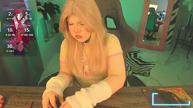 Snapshot of LilithNelson chatting on December 15, 7:25 am LilithNelson online show from December 15, 7:25 am