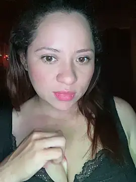 Snapshot of sabrossa chatting on December 17, 5:01 am sabrossa online show from December 17, 5:01 am