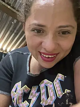 Snapshot of sabrossa chatting on February 3, 8:47 pm sabrossa online show from February 3, 8:47 pm