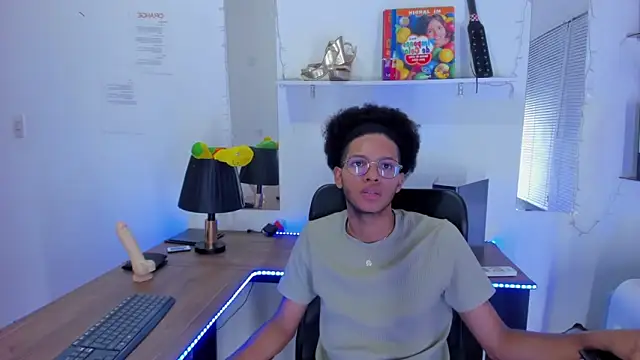 DEAMOL online show from November 18, 6:44 pm