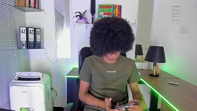 DEAMOL online show from November 7, 6:34 pm