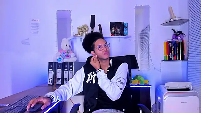 DEAMOL online show from March 11, 1:27 pm