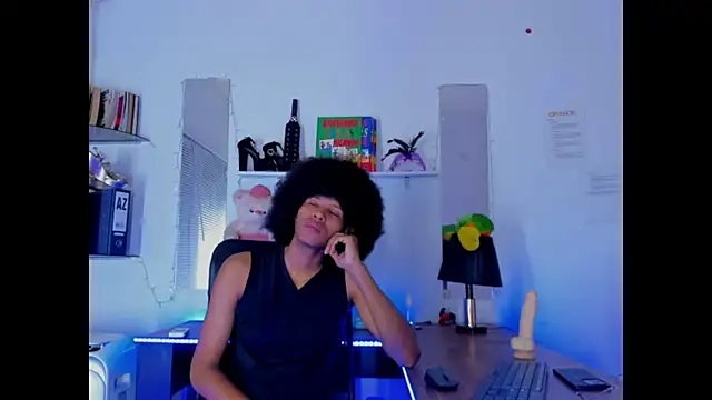 Snapshot of DEAMOL chatting on October 6, 6:36 am DEAMOL online show from October 6, 6:36 am