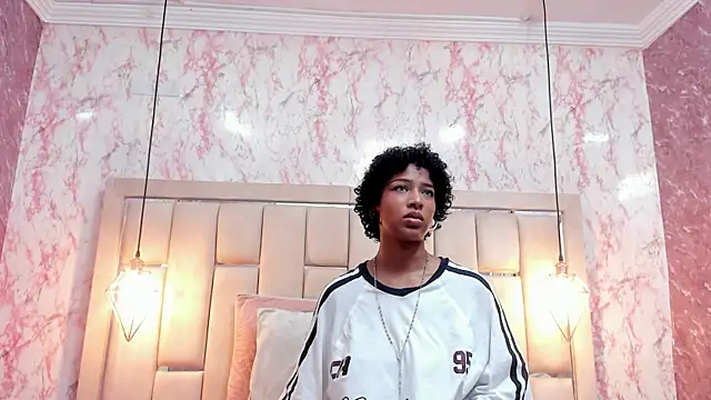 Snapshot of WILD_FIREE_ chatting on November 6, 8:02 pm WILD FIREE online show from November 6, 8:02 pm