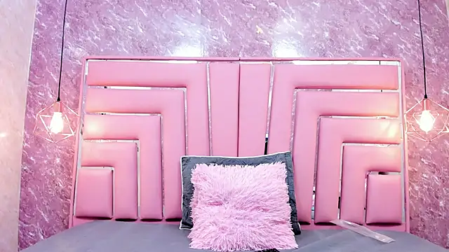 Snapshot of WILD_FIREE_ chatting on November 21, 7:02 pm WILD FIREE online show from November 21, 7:02 pm