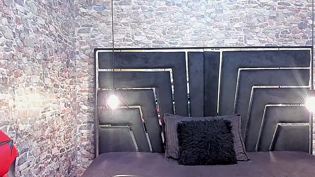 WILD FIREE  online show from February 7, 7:44 pm