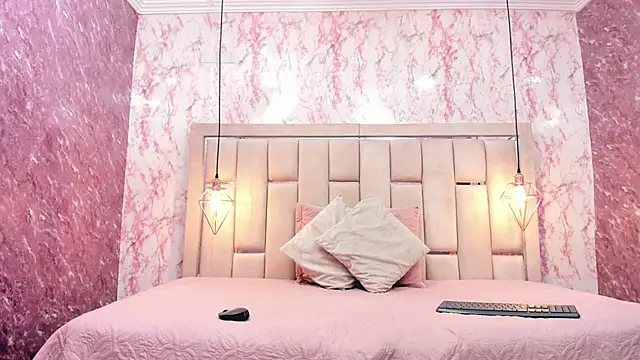 Snapshot of WILD_FIREE_ chatting on November 20, 7:47 pm WILD FIREE online show from November 20, 7:47 pm