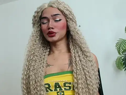 hugecockbabe online show from March 11, 11:43 pm