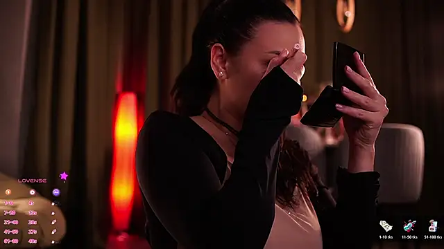 MaryHols online show from December 3, 5:12 pm